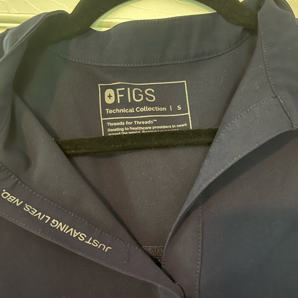 Figs Rafaela Top - Picture 3 of 3